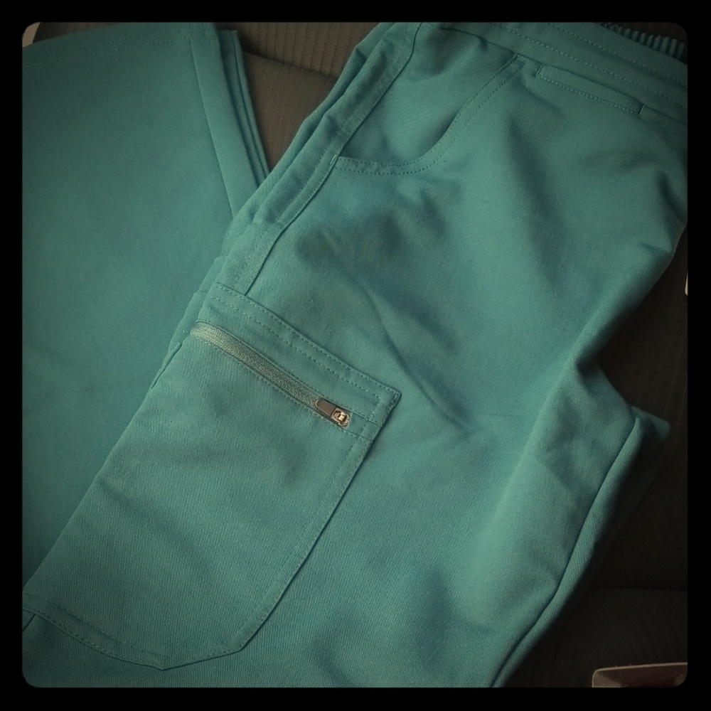 NWT Yola Skinny Petite Pants